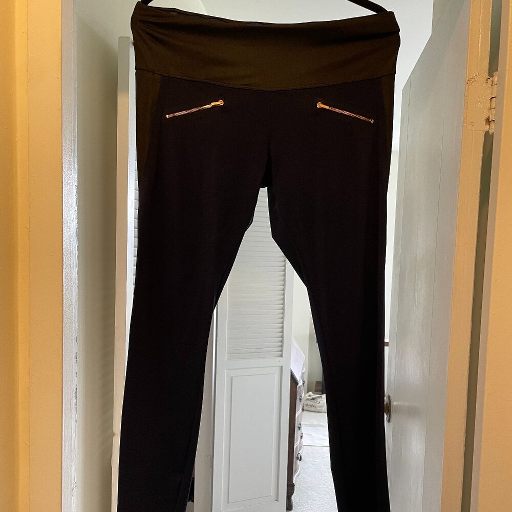 ADAY "Throw and Roll" Travel Leggings - Navy/Black, Large